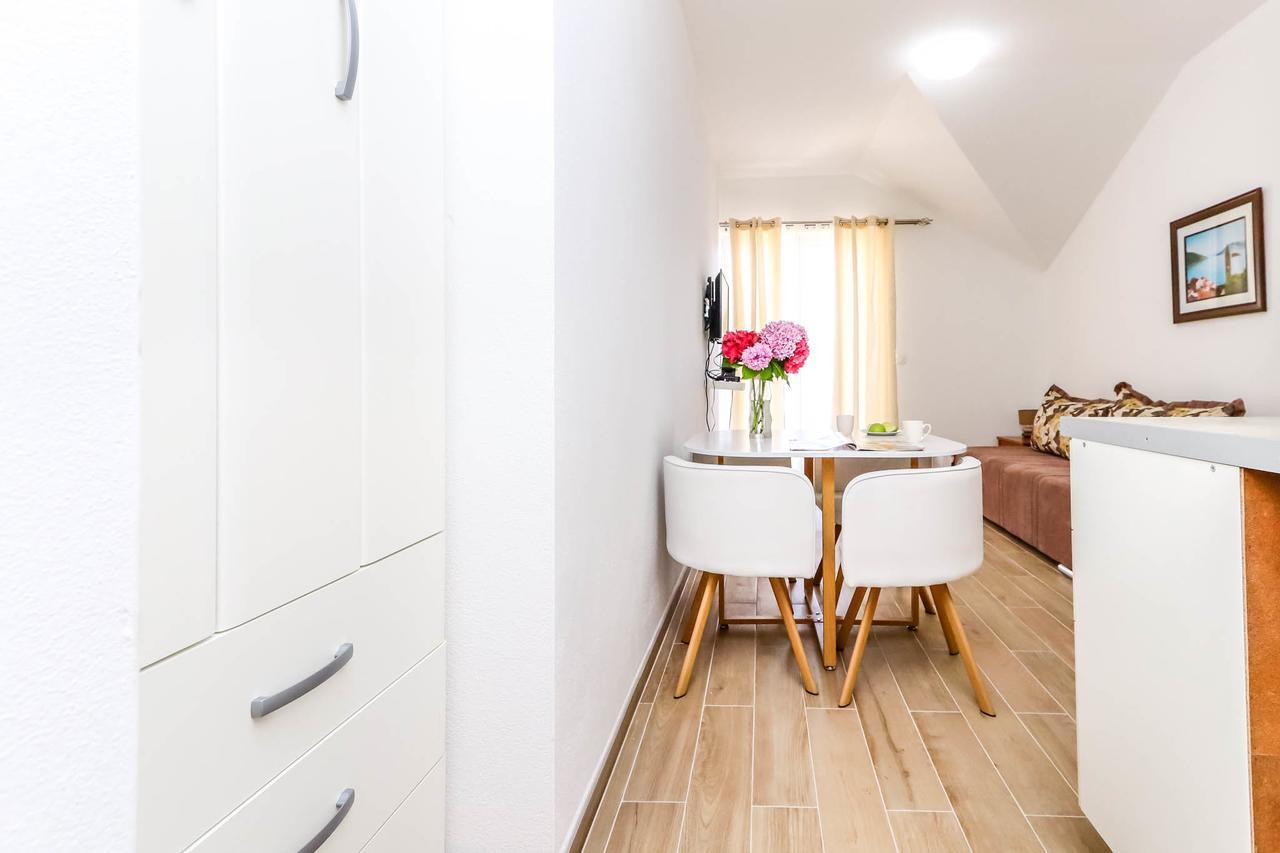 Ssm Apartmani Kotor Luaran gambar
