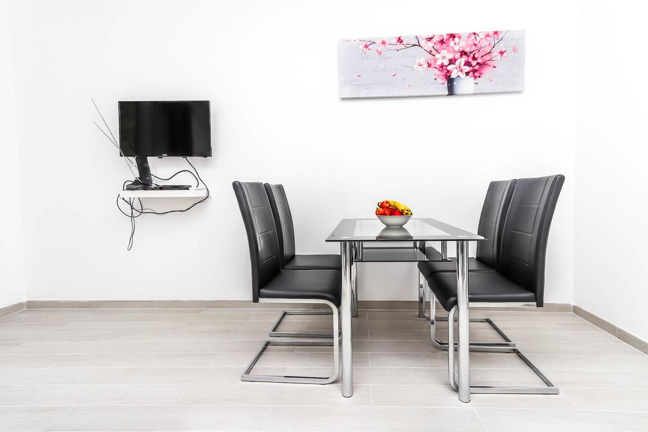 Ssm Apartmani Kotor Luaran gambar